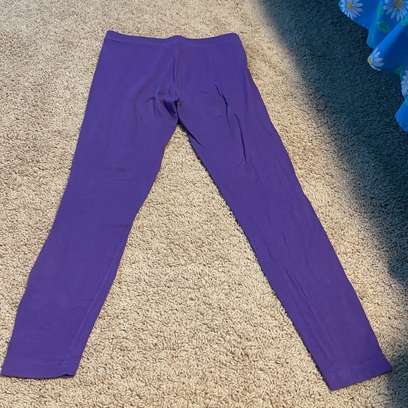 American Apparel leggings in purple - Picture 2 of 3
